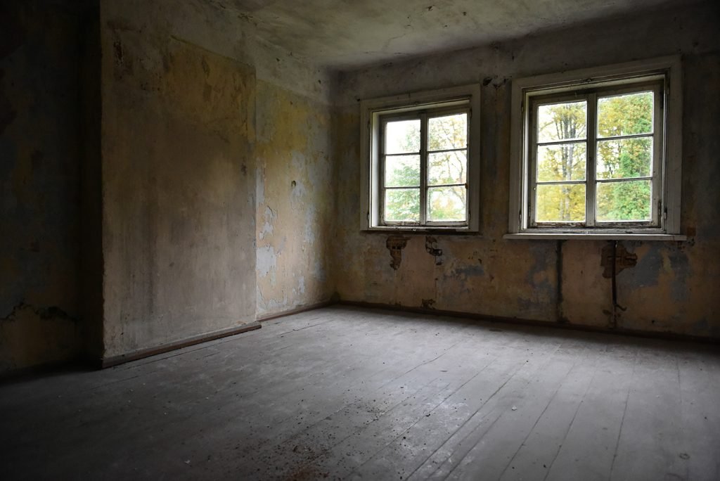 Selling an Abandoned Property in Des Moines: Your Ultimate Guide